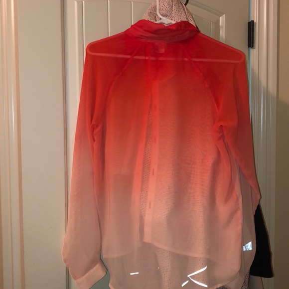 Button up - Picture 3 of 3